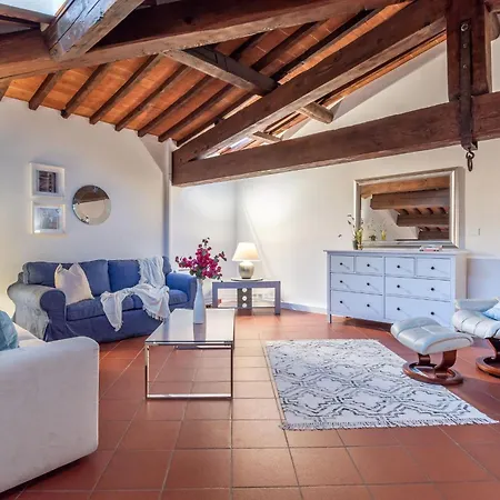 Rondinelli Escape Apartamento